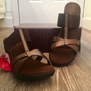 Cute and Comfy Dexflex Comfort Bronze Wedges